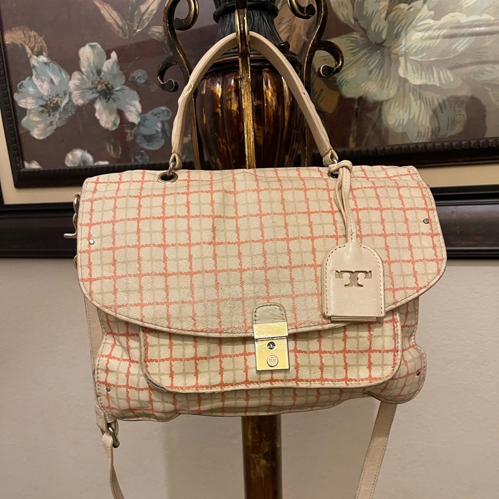 Tory Burch please check all picture of condition - Picture 3 of 17
